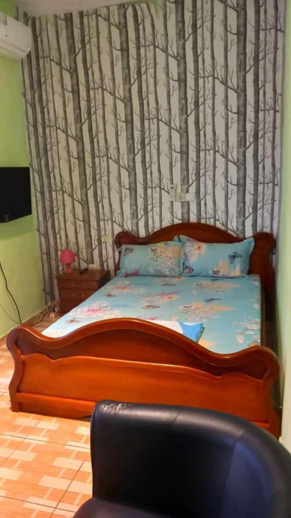 Cave Royale - Chambres-Studios-Apparts Meubles - Logpom Hopithal Des Soeurs Apres Camara Laye ドゥアラ エクステリア 写真